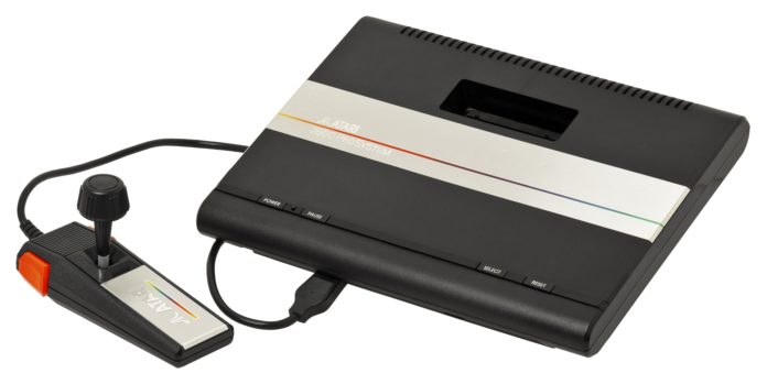 video-game-console-2202522_1920