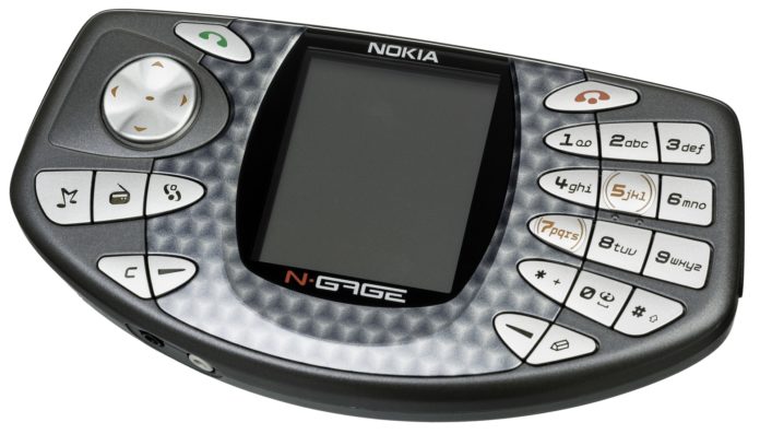video-game-console-2202595_1920