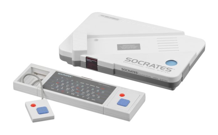 video-game-console-2202655_1920